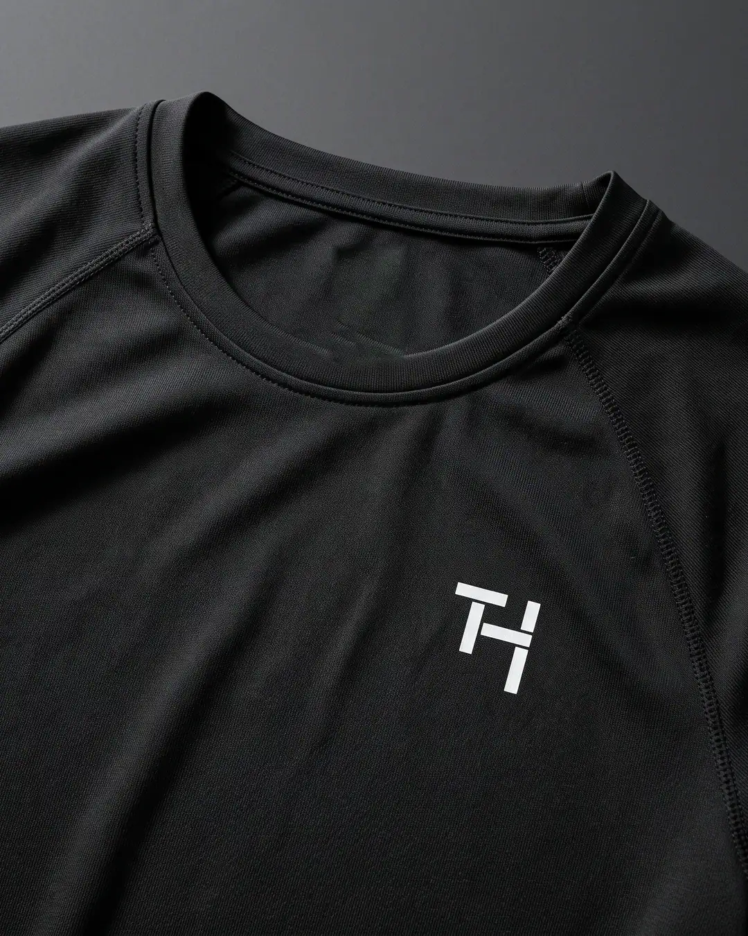 Performance Tee — detail 2